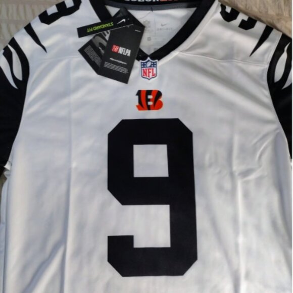 Cincinnati Bengals Joe Burrow Jersey - Picture 7 of 7